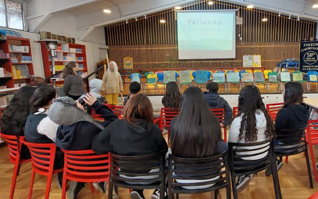 TEJIENDO VÍNCULOS: Encuentro con la artísta  Francisca Lira.