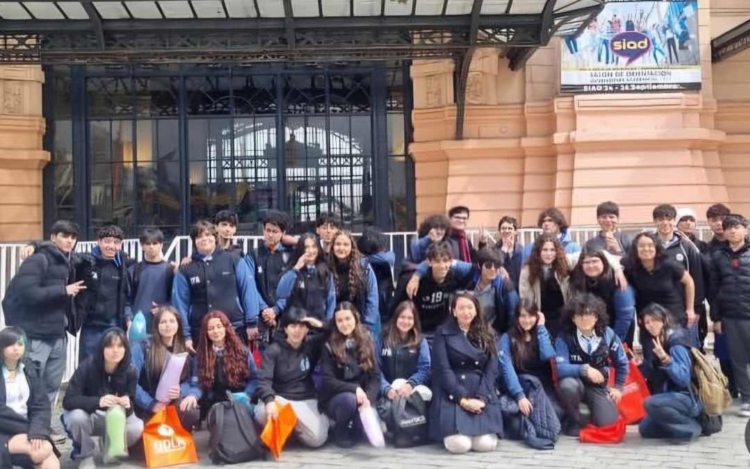 ESTUDIANTES DEL COLEGIO CLAUDIO MATTE ASISTEN A FERIA VOCACIONAL